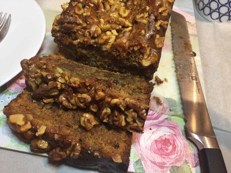 Date, Walnut, Banana and Honey Cake Banana And Honey, Walnut Bread Recipe, Date And Walnut Cake, Baked Pumpkin Oatmeal, Date Cake, Banana Walnut, Moist Cake, Oat Cakes, Walnut Cake