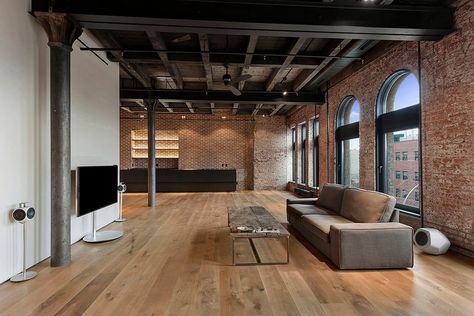 Brooklyn Loft - Industrial - Living Room - New York - by Studio ai New York Loft Apartment Industrial, Loft Apartment Modern, Industrial Studio Apartment, Brooklyn Loft Apartment, Nyc Loft Apartment, New York Loft Style, Loft Style Living Room, Loft Apartment Industrial, Brooklyn Loft