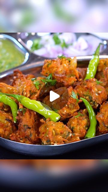 Kanda Bhaji Recipe, Pao Bhaji Recipe, Onion Pakoda Recipe, Onion Bhaji Recipe, Bhajiya Recipe, Kanda Bhaji, Onion Bhaji Recipes, Onion Pakoda, Pakoda Recipe