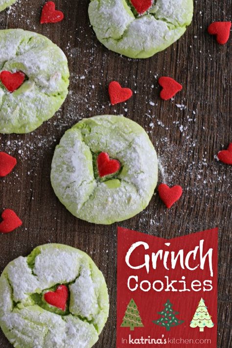 Cake Mix Grinch Cookies...It's not even October, and I've found my cookies for this year's cookie exchange! Cookie Recipes Crinkle, Best Grinch Cookies, Homemade Crinkle Cookies, Grinch Crinkle Cookies Recipe, Grinch Cookies From Scratch, Sugar Crinkle Cookies, Holiday Crinkle Cookies, Grinch Crinkle Cookies Cake Mixes, Easy Grinch Cookies Recipe