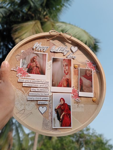 Hoop frame.. Birthday special... Handmade.... Art.. Craft Hoop Frame Ideas, Photo Hoop Ideas, Photoframes Gifts Idea, Embroidery Hoop Frame, Vintage Photo Frames Diy, Photoframes Gifts Diy, Embroidery Hoop Photo Frame, Birthday Embroidery Hoop Ideas, Photo Frame Ideas Handmade Gifts