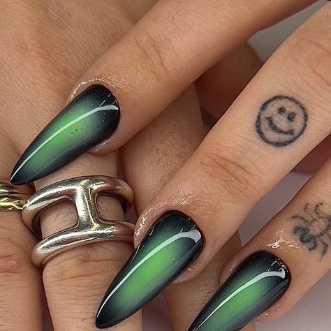 SALOMÉ 😈 NAIL ARTIST on Instagram: "Space aura for @julieferrat 👽💚   #nails #nailart #gelx #apresnails #nailartist #thegelbottle #auranails" Dark Color Nail Art, Goth Aura Nails, Smokey Black Nails, Brat Green Nails, Dark Green Aura Nails, Aura Nails Fall, Brat Summer Nails, Green Dark Nails, Brat Nails Charli