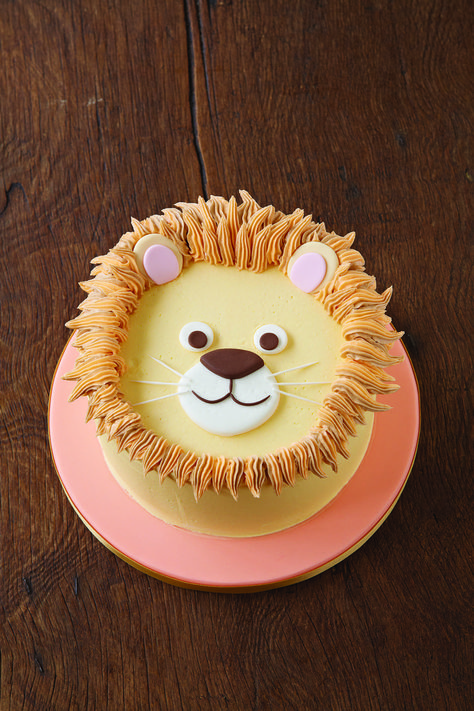 Lion cake (cute for smash cake) Animal Cakes For Kids, Lion Birthday Cake, Lion Cake, Cake Designs For Boy, Tiger Cake, Cake Designs For Kids, Cartoon Cake, Animal Cakes, Animal Cake