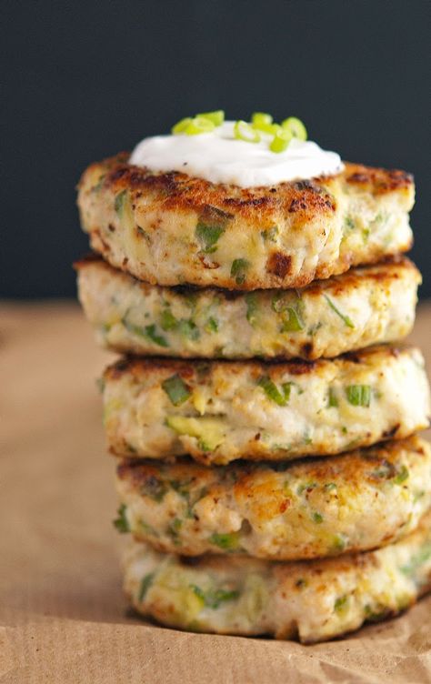 Lemon Yogurt Sauce, Zucchini Burgers, Turkey Zucchini, Sauce Cheddar, Zucchini Burger, Apple Cheddar, Lemon Yogurt, Turkey Dishes, Roasted Tomato