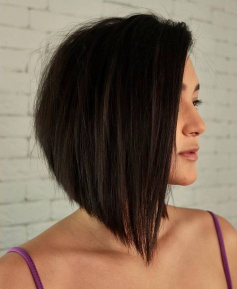 Stacked Inverted Bob Straight Graduated Bob, Stacked Long Bob Haircut, Haircut Ideas Trendy, Angled Bobs, Inverted Bob Haircuts, Line Bob Haircut, Angled Bob Haircuts, Bob Haircut Ideas, Angled Bob Hairstyles