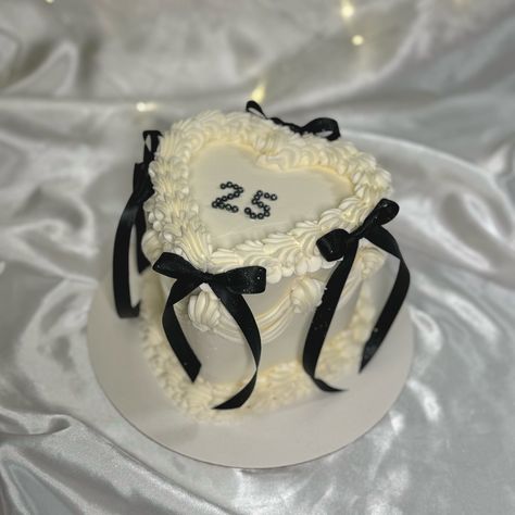 4 Inch Cakes, 30th Birthday Cake For Women, 28th Birthday Cake, Sparkle Cake, 20 Birthday Cake, 18th Cake, White Birthday Cakes, 13 Birthday Cake, Vintage Birthday Cakes