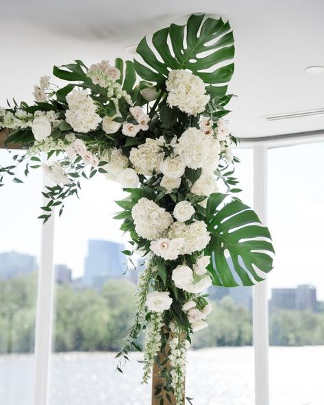 Wedding Monstera Decoration, Palm Leaves Flower Arrangements, Monstera Leaf Wedding Decor, Monstera Floral Arrangements, Monstera Flower Arrangement, Palm Leaves Wedding Decor, Monstera Arrangement, Wedding Monstera, Blessed Palm Sunday