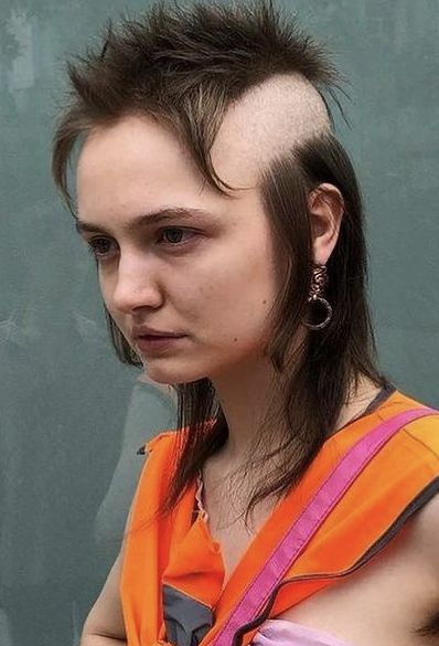 Weird Mullet, Womens Shaved Head, Radical Haircut, Ginger Fringe, Ugly Hairstyles, Crazy Hair Cuts, Hair Half Shaved, Skullet Haircut, Worst Haircut Ever