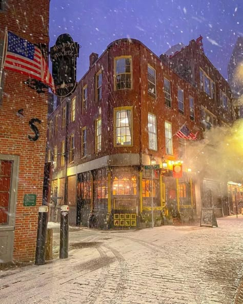 Boston In The Winter, Boston Snow, Charlestown Boston, Boston Life, Boston Christmas, Boston Pictures, Boston Aesthetic, Boston Winter, New England Christmas