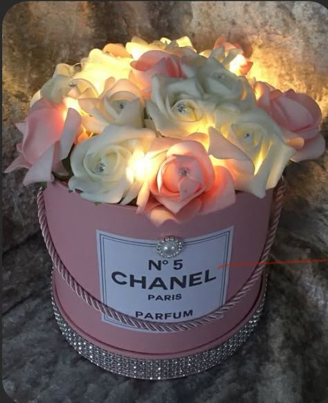 Graduation Money Bouquet, Chanel Inspired Room, Money Rose Bouquet, Chanel Birthday Party, Chanel Birthday, Chanel Flower, Money Rose, Chanel Decor, Luxury Flower Bouquets