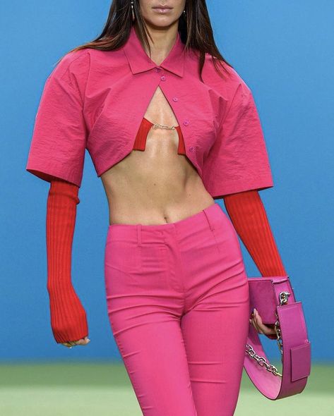 Kendall Jenner Pink, Pink Pant, Model Lifestyle, Kendall Jenner Style, Fall Wardrobe, Fashion Killa, Kendall Jenner, Runway Fashion, Paris Fashion Week