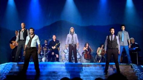 The men of Celtic Thunder STUN with their version of 'Hallelujah.' Prepare for some major chills with this amazing rendition. WOW! Damian Mcginty, Irish Songs, Electric Light Orchestra, Ryan Kelly, Celtic Heritage, Celtic Music, Celtic Thunder, Singing Group, Irish Music