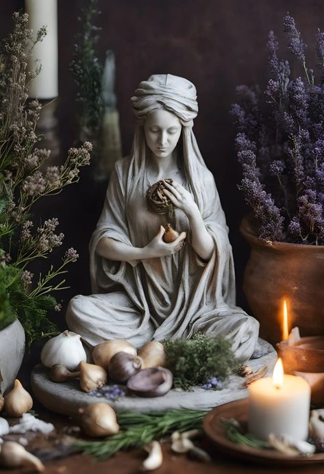 Apartment Magic: Practicing Witchcraft in Small Spaces - Moody Moons Witch Shrine, Altar Ideas Sacred Space, Urban Witch, Practicing Witchcraft, Witchy Altar, Sacred Altar, Spiritual Witch, Moon Altar, Small Altar