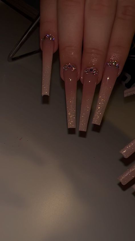 Long Acrylic Nails Designs Ideas, Nude Bling Nails, Glam Birthday Nails, Birthday Nails Coffin, Rose Gold Nails Acrylic, Latina Nails, Quince Nails, Fall Acrylic, Bridesmaids Nails