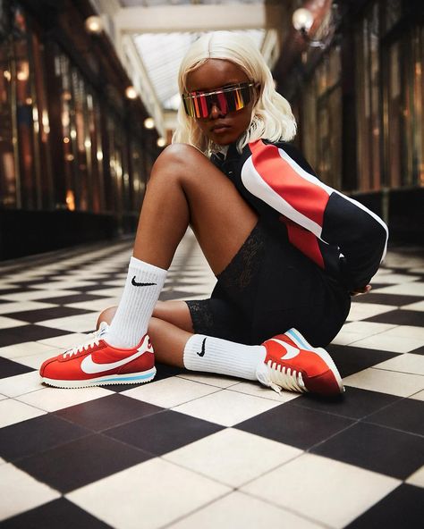 Step into History with the Iconic Nike Cortez – Where Style Meets Comfort! #affiliate 🔗 in bio 🔎 31141 or simply click the link below: https://www.twinklesobright.com/product/nike-2/ Nike Cortez Red, Tennis Court Photoshoot, Fall Sneakers, Fly Outfit, Chic Sneakers, Love Now, Fashion Marketing, Nike Fashion, University Blue