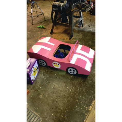 Princess peach off of Mario kart! Happy hallowern Princess Peach Box Car, Transportation Parade, Cardboard Costume, Grand Prix Cars, Princesa Peach, Go Car, Car Projects, Mario Kart, Box Car