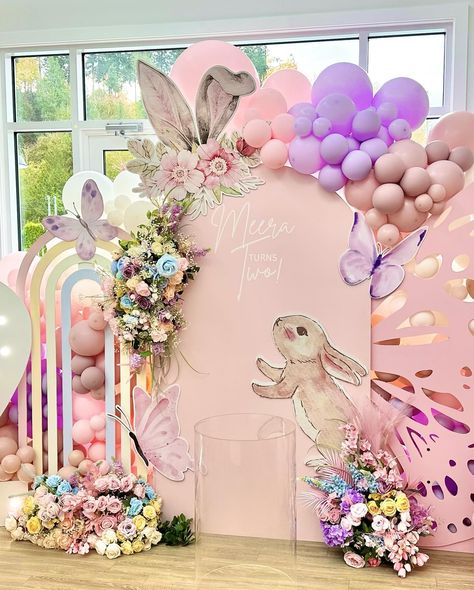 Butterflies, Rainbows and Bunnies Theme Birthday 🌸🐰🦋 For Bookings And Inquiries: 💻 : www.bloomsandpaper.com 📲 : DM us 📧 : Info@bloomsandpaper.com #Spring2024 #HappyEaster #Easter2024 #HeisRisen #BloomsandPaper #theeventcollectivex #balloons #backdrops #eventstylist #surreyevents #surreymoms #langleymoms #westvancouvermoms Backdrop Butterfly Theme, Purple Butterfly Balloon Arch, 1st Birthday Butterfly Theme Backdrop, Butterfly First Birthday Backdrop, Bunny Backdrop, Pink And Purple Butterfly Balloon Arch, Decor Balloons, Party Balloons Diy, Easter Birthday Party