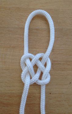 Decorative Knots, Paracord Knots, Knot Braid, Knots Diy, Knots Tutorial, Rope Knots, Square Knot, Paracord Projects, Jewelry Knots