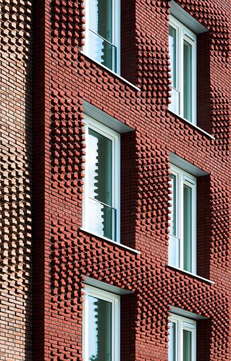 Ryelanden student housing, Utrecht, The Netherlands: Shwocasing a customized brick facade. Brick Facade Design Architecture, Parametric Brick Facade, Modern Brick Architecture, Brick Facade House, Brick Wall Facade, Brick Facade Design, Bricks Facade, Facade Brick, Bricks Architecture