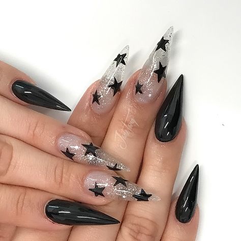 Shoot far...shoot for the brightest stars tonight💫 Acrylic Nails Stiletto, Gothic Nails, Goth Nails, Edgy Nails, Grunge Nails, Simple Acrylic Nails, Nail Stuff, Acrylic Nails Coffin Short, Halloween Nail