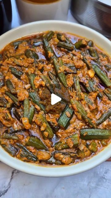 Food  Blast on Instagram: "Masala Bhindi Recipe 😍  Ingredients:- Bhindi 500 gm Tomato 2 medium  Coriander seeds 2 tsp Black pepper 1/4 tsp Mustard seeds 1 tsp Red chilli 5-6 Ginger garlic  Cumin seeds 1 tsp Kasuri methi 1 tsp Bay leaf 2 Green chilli 2 Onion 1 cup Turmeric 1/2 tsp Water as required   #_bhukh_lagi_hai #masalabhindi #bhindirecipe #masalabhindi #recipes #reel #reeltoreel #trendingreel #viralreel #foodvideos #viral #foodies #foodbossindia #indianrecipe #indianfood #desifood" Bhindi Masala Recipe, Bhindi Recipe, Bharta Recipe, Methi Recipes, Bhindi Masala, Kasuri Methi, Wart Remover, Rice Recipes For Dinner, Baby Eyes