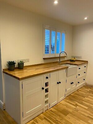 (eBay) HANDMADE FREESTANDING BELFAST SINK UNIT WITH OAK WORKTOP-your colour choice. Green Country Kitchen, Tiny Cottage Kitchen, Realistic Kitchen, Freestanding Sink, Oak Worktop, The Olive Branch, Wood Worktop, Belfast Sink, Barn Kitchen