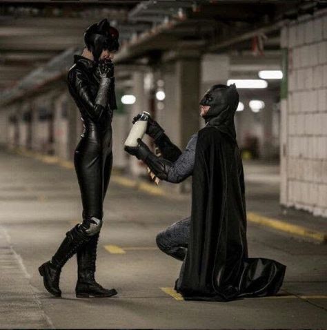 Batman And Catwoman Wedding, Catwoman Photoshoot, Catwoman Wedding, Catwoman Cosplay, Batman And Catwoman, Batman Begins, Selina Kyle, Men's Day, Cool Captions