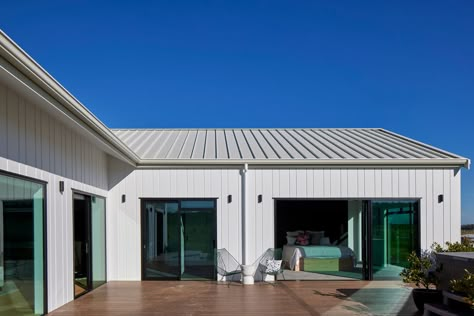 Exterior wall cladding – Oblique by James Hardie Building Products – Selector Oblique Cladding, Pitched Ceiling, Exterior Wall Cladding, Modern Minimalist House, House Cladding, James Hardie, Concrete House, Exterior Cladding, Building A New Home