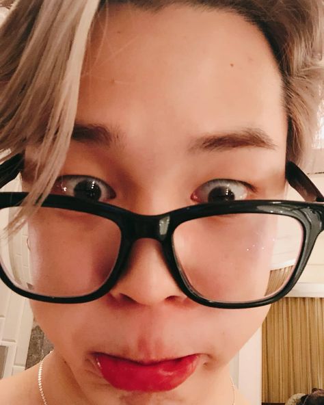 BTS JIMIN on Instagram: “cUTE  _  #Jimin #btsjimin #parkjimin #army #bts #jiminie #박지민 #지민” Bts 2018, Jimin Selca, Park Ji Min, Park Jimin Cute, Park Jimin Bts, Bts Bangtan Boy, Bts Jin, Busan, Foto Bts