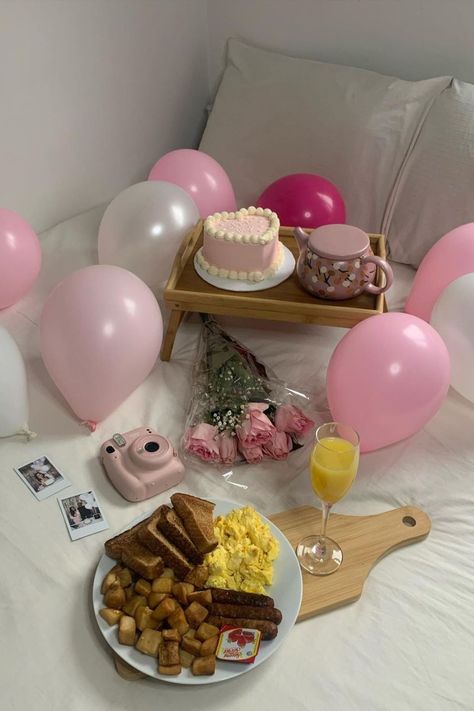 25 Th Birthday Ideas For Her, 25th Birthday Aesthetic, 25th Birthday Ideas For Her Party, Simple Birthday Party Ideas, Solo Birthday Ideas, Small Birthday Ideas, 25th Birthday Party Ideas, Simple Birthday Ideas, Simple Birthday Celebration