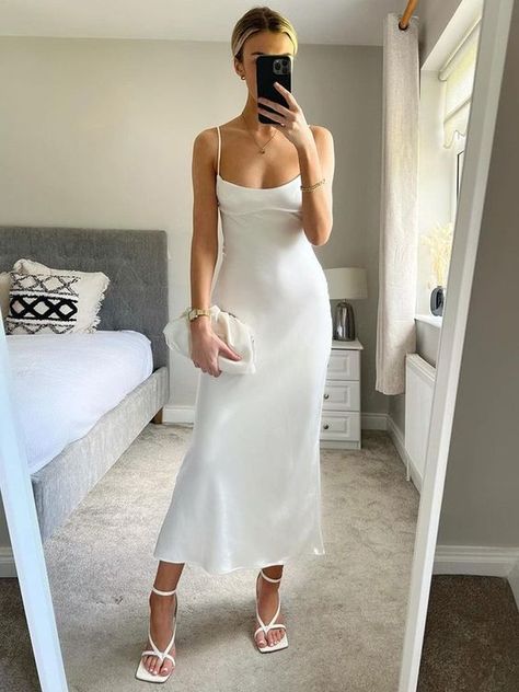 White Dress Classy, Wedding Evening Party, White Dresses Graduation, White Satin Dress, White Dress Outfit, White Silk Dress, Summer Midi Dress, White Dress Formal, Date Night Outfits