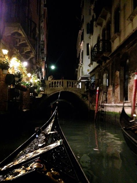 Venice Night Aesthetic, Venice Dark Aesthetic, Venice Italy Aesthetic Night, Venice Night, Italy At Night, Fictional Country, Venice At Night, Europe Living, Night Owls