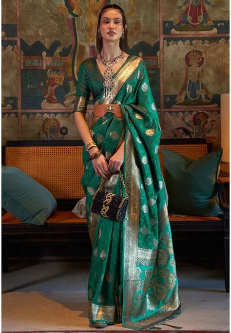 Rama Green Woven Pure Satin Tanchoi Saree Gujarati Saree, Teal Green Blouse, Handloom Weaving, Weaving Designs, Green Saree, Art Silk Sarees, Trendy Sarees, Traditional Sarees, Satin Silk