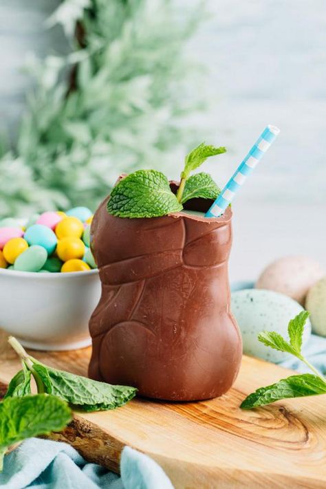 Alcoholic Drinks – BEST Chocolate Easter Bunny Cocktail Recipe – Easy and Simple Spring & Easter Alcohol Drinks Easter Alcoholic Drinks, Bunny Cocktail, Nutella Raspberry, Best Alcoholic Drinks, Russian Chocolate, Alcoholic Drinks Recipes, Drinks Chocolate, Easter Shoot, Easter Drink