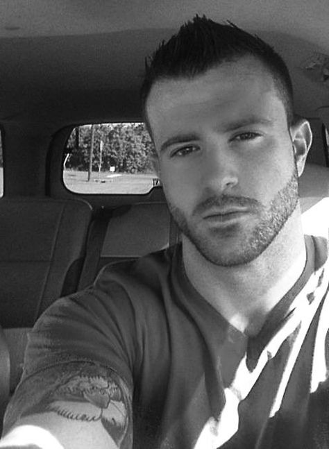 Hot guy driving selfie. Selfie Male, Stubble Beard, Short Beard, Beard Look, Beard Model, Beard Styles For Men, Beard Growth, Hair And Beard Styles, Beard Styles