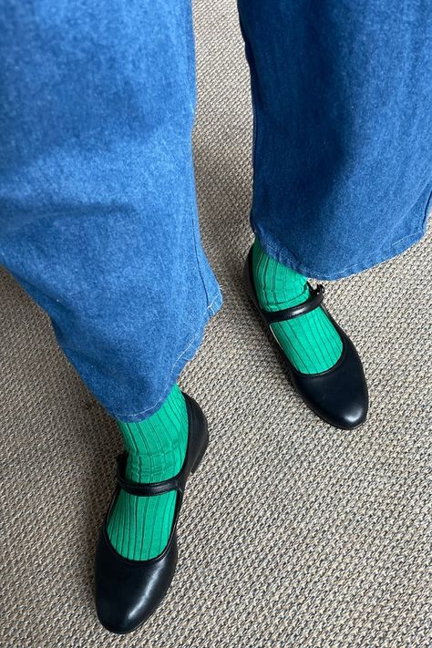 Socks – Le Bon Shoppe Colored Socks Outfit, Socks With Sandals Outfit, Color Socks Outfit, Green Socks Outfit, Fun Socks Outfit, Styling Socks, Colorful Tights Outfit, Colorful Socks Outfit, Clogs Fashion