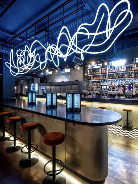 Sport Bar Design, Tattoo Home, Inspiration Wall Art, Urban Bar, Aesthetic Door, Door Aesthetic, Aesthetic Painting Ideas, Wallpaper Floor, Cabin Bathroom