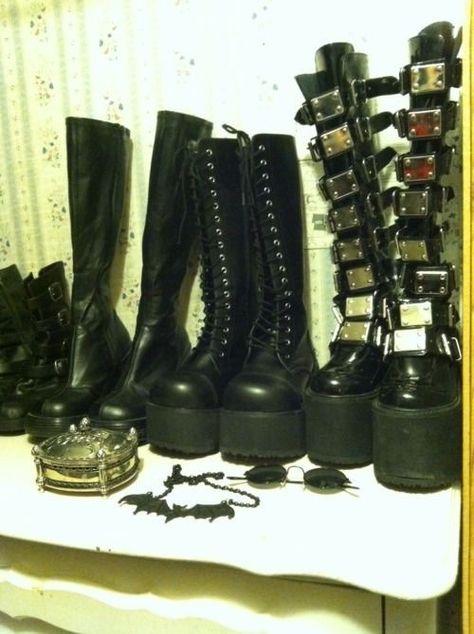 Demonia Boots, Goth Shoes, Goth Subculture, Alt Clothes, Gothic Shoes, Swag Shoes, Mall Goth, Goth Outfits, Pretty Shoes