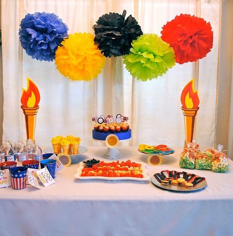 Beer Olympics Party, Olympic Party Decorations, Baby Shower Mixto, Summer Olympics Party, Vbs Olympics, Olympic Food, Office Olympics, Olympics Decorations, Olympic Theme Party