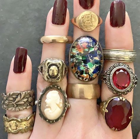 Jewelry Stacking, Rings Antique, Indie Jewelry, S Jewelry, Rings Vintage, Nail Jewelry, Dope Jewelry, Jewelry Fashion Trends, Funky Jewelry