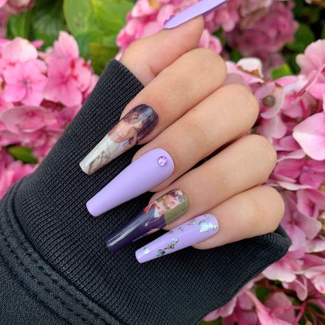 bladee drain gang Drain Gang Nails, Gang Nails, Drain Gang, Body Mods, Secret Garden, Drain, Nails