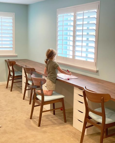 50 Amazing Built In Desks For Home Offices Desks For Three Kids, 3 Built In Desks, Built In Desks For Kids Homework Station, Home School Room Organization, Homeschool Desks For Multiple Kids, Homeschool Room Built Ins, Garage Homeschool Room, Homework Room Ideas, Homeschool Organization Room