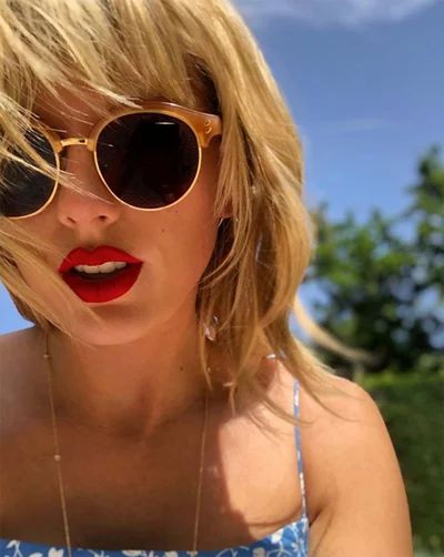 Taylor Swift Teases Stella McCartney ... Taylor Swift Tumblr, Style Taylor Swift, Miss Americana, Estilo Taylor Swift, Olivia Benson, Swift Photo, All About Taylor Swift, Shania Twain, Taylor Swift Red