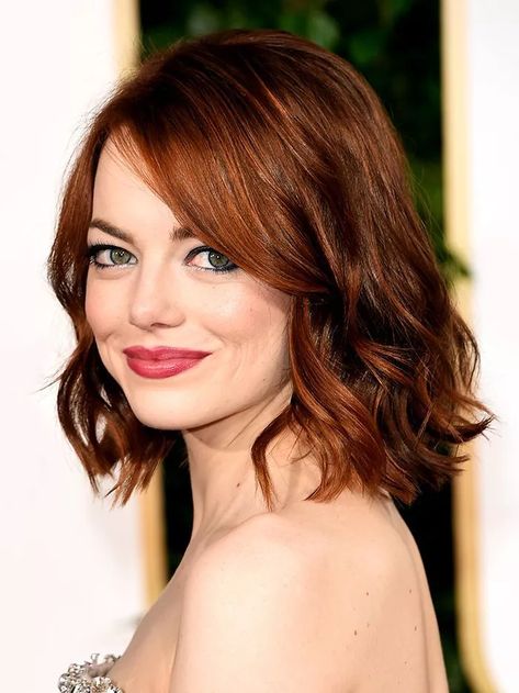 Red Hair Medium Length, Short Dark Red Hair, Emma Stone Red Hair, Short Red Hairstyles, Medium Red Hair, Red Hair Colors, Emma Stone Hair, Classy Hair, Dark Red Hair Color