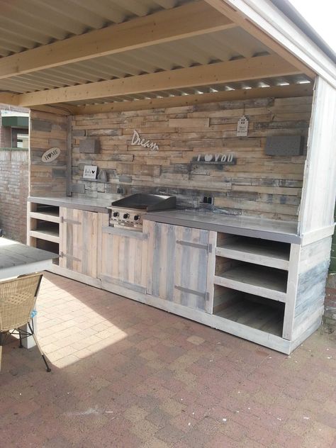 Cool Pallet Outdoor Kitchen  #kitchen #outdoor #recyclingwoodpallets 4 meters outdoor kitchen entirely made of recycled scrap pallets.   ... Pallet Kitchen, Pallet Outdoor, Recycled Pallets, Pallet Crafts, Outside Living, Outdoor Kitchen Design, Garden Cottage, Wooden Pallets, Pallet Projects