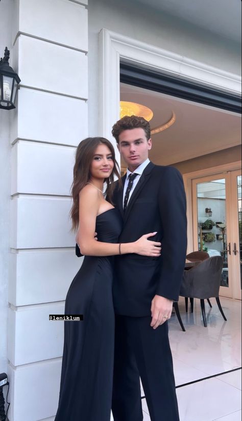 Formal Couple Outfits, Petite Prom Dresses, Couples Prom Pictures, Formal Dance Dresses, Prom Photography Poses, Couple Prom, Prom Pictures Couples, Dancing Dresses, Prom Picture Poses