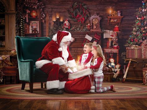 Professional Santa Photos, Family Pictures With Santa, Farm Backdrop, Christmas Mini Shoot, Outdoor Santa, Santa Claus Photos, Santa Experience, Background Winter, Lights Decor