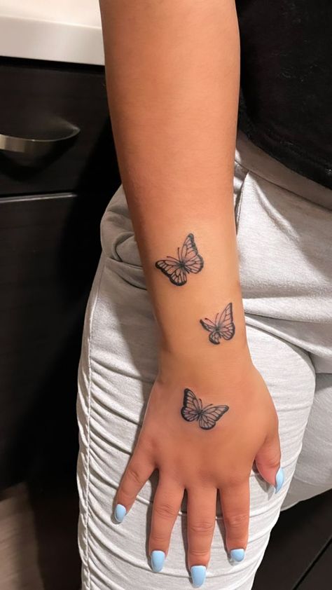 Butterfly Tattoos On Arm, Unique Butterfly Tattoos, Tato Minimal, Hand Tattoos For Girls, Unique Butterfly, Small Pretty Tattoos, Petite Tattoos, Forearm Tattoo Women, Dope Tattoos For Women