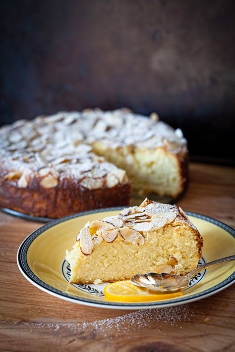 Almonds, Breakfast, Cake, Dessert, Gluten-free, Lemons, Meyer lemon, no flour, Palio diet, Recipes, Ricotta, Sweet, Vanilla Meyer Lemon Recipes, Lemon Ricotta Cake, Lemon Bar, Ricotta Cake, Torte Cupcake, Lemon Ricotta, Almond Cake, Meyer Lemon, Almond Cakes