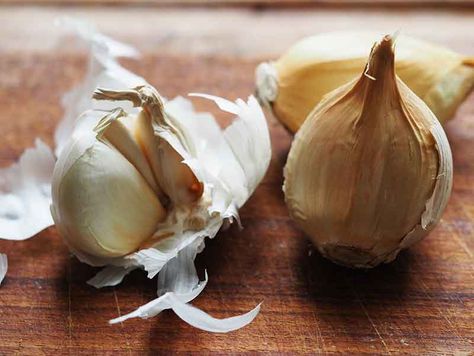 Elephant Garlic Recipes, Elephant Garlic, Garlic Farm, Long Pepper, Garlic Recipes, It's Hot, Leeks, Garlic Cloves, Dinner Party